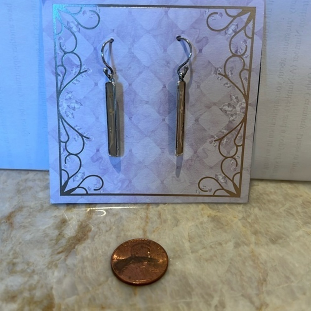 Holly Yashi Vintage Elegant, Subtle Stylized Tree, Leaf Design Golden Earrings